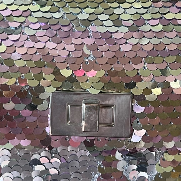 The Children's Place Girl Sliver Flip Sequin Shoulder Party Purse Bag with Chain - Picture 7 of 15